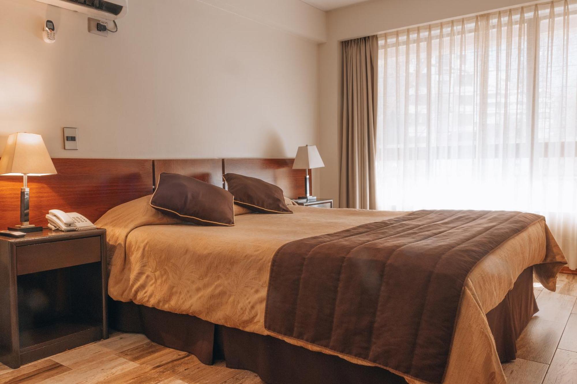 Hotel Diego De Velazquez Santiago Luaran gambar